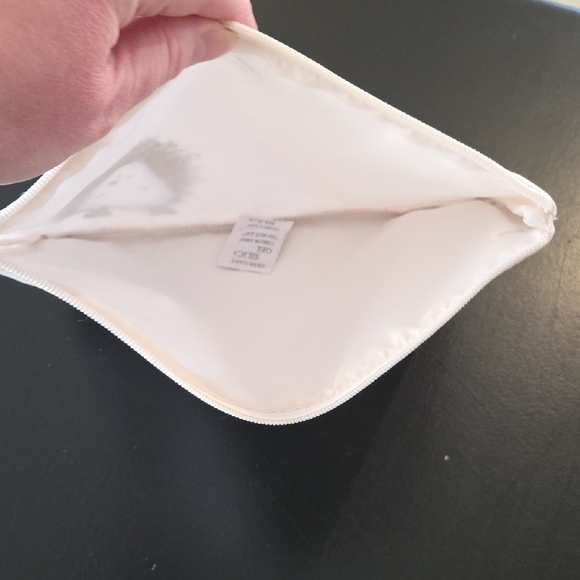 NWOT Kate Spade Cream Pouch with Hedgehog Motif - Picture 3 of 4